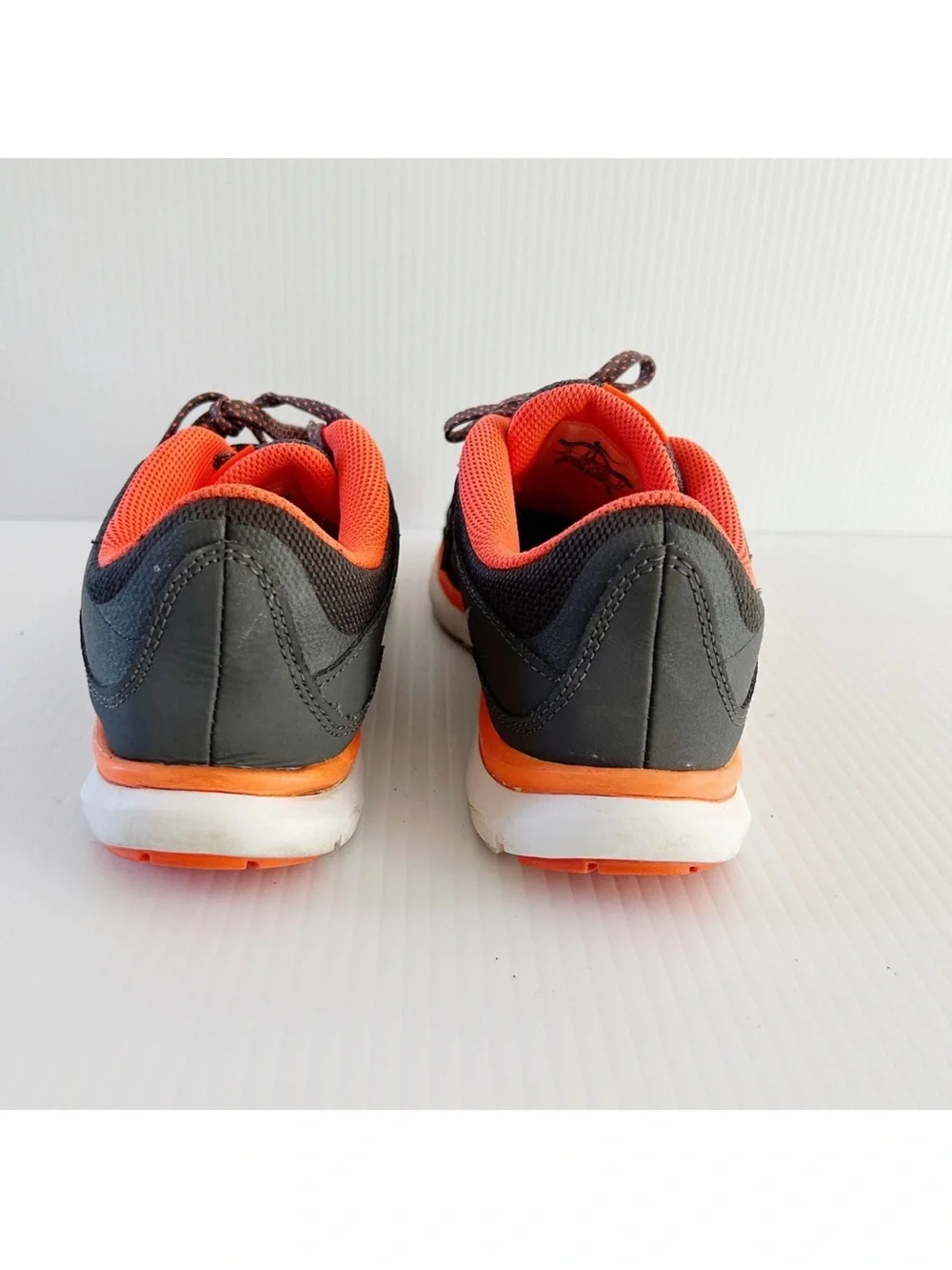 Nike Flex Trainer 5 Womens Size 7 Gray Orange Running Shoes Lace Up 724858-012